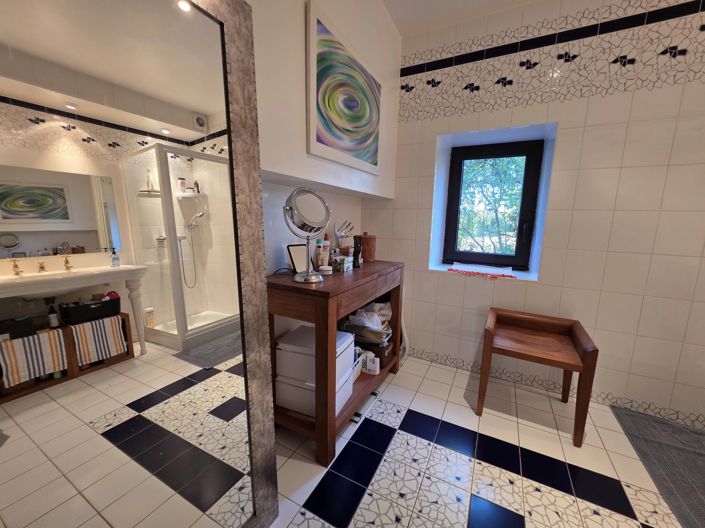 Image No.12-3 Bed House for sale