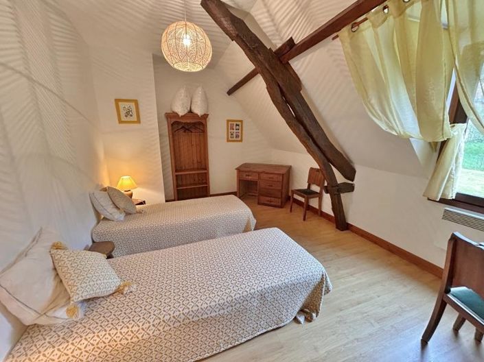 Image No.6-10 Bed House for sale