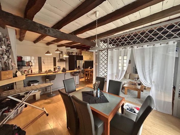 Image No.8-10 Bed House for sale