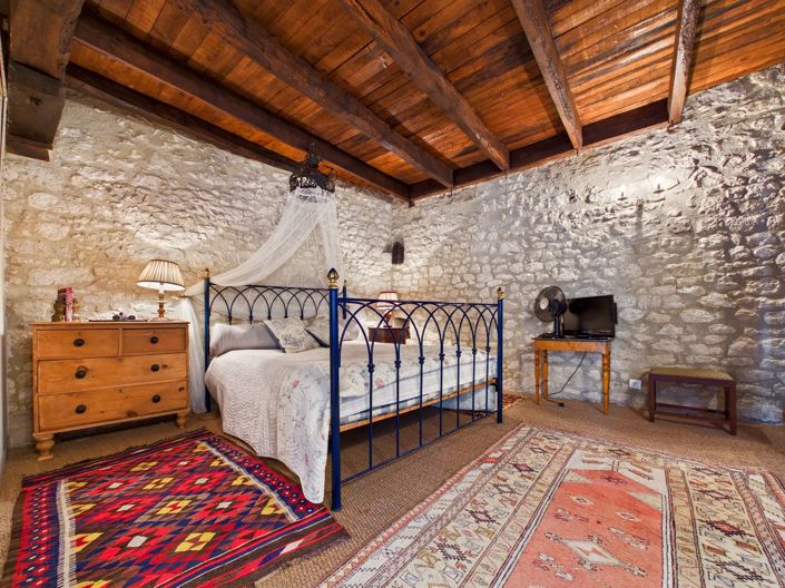 Image No.15-7 Bed House for sale