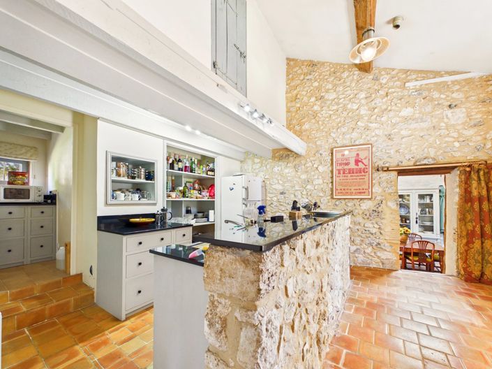 Image No.7-7 Bed House for sale