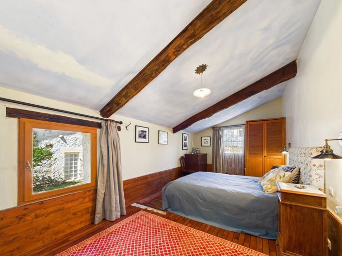 Image No.9-7 Bed House for sale