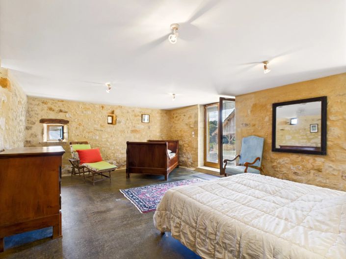 Image No.9-5 Bed House for sale