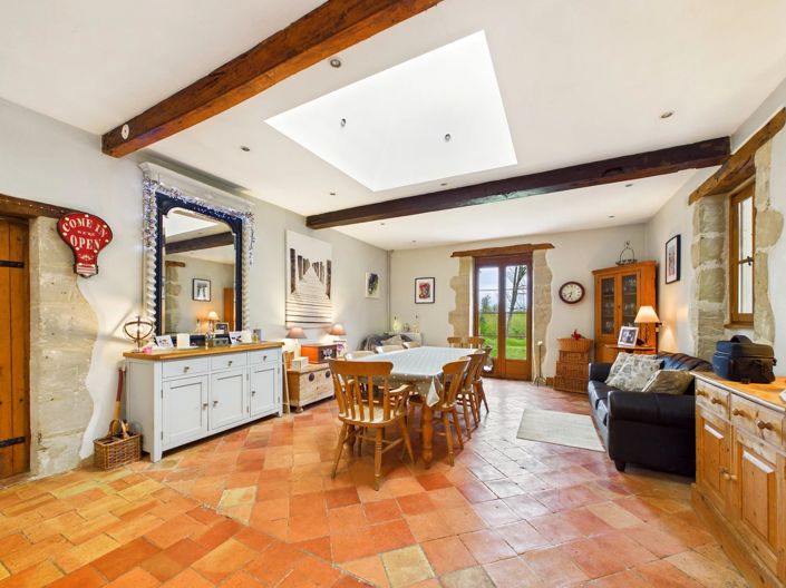 Image No.5-11 Bed House for sale