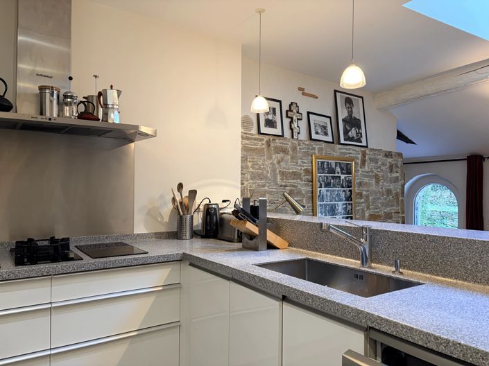 Image No.5-5 Bed House for sale