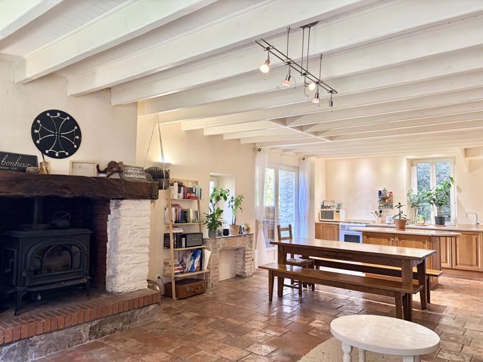 Image No.8-5 Bed House for sale