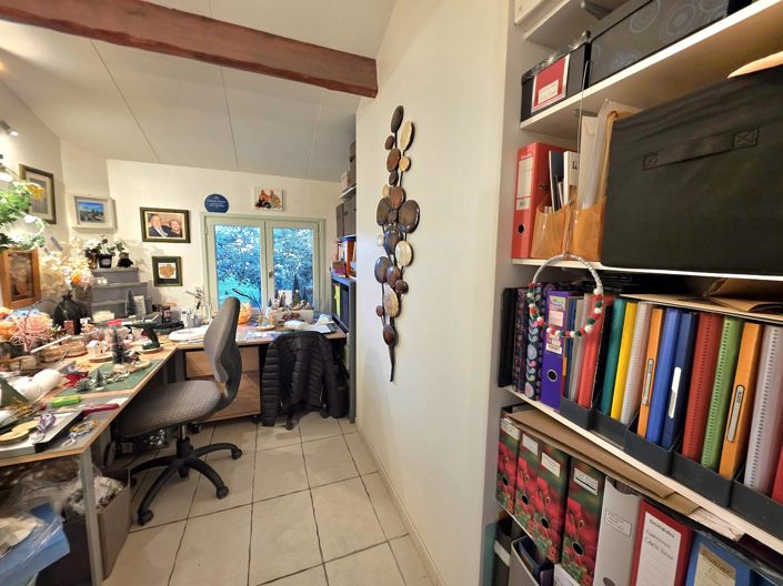 Image No.11-3 Bed House for sale