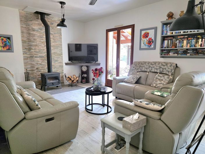 Image No.6-3 Bed House for sale