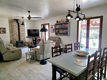 0121f2414f80325328b7be587b6aa06f49eb0bc1fb400