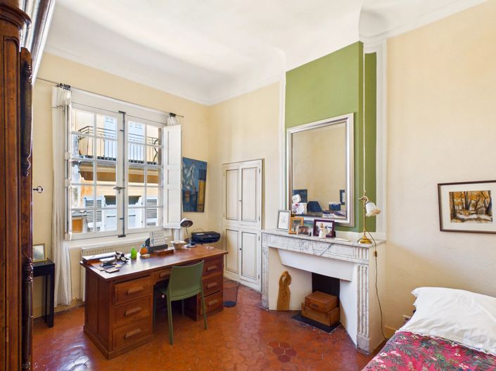 Image No.14-3 Bed Property for sale