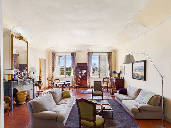 Image No.6-3 Bed Property for sale