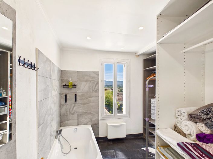 Image No.10-6 Bed House for sale