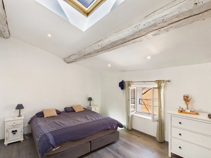 Image No.14-6 Bed House for sale