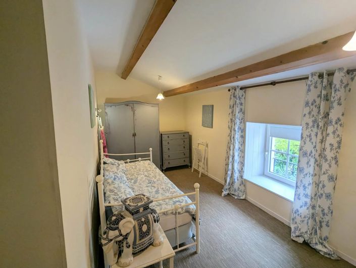 Image No.10-10 Bed House for sale