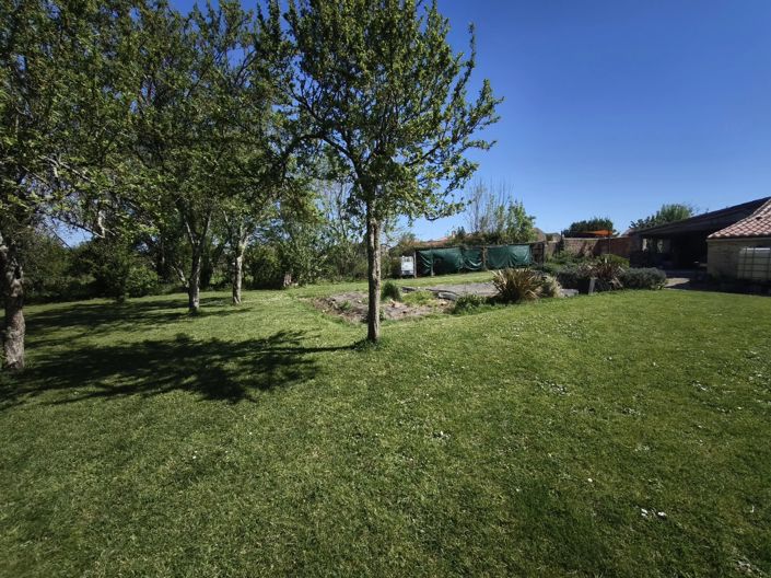 Image No.2-10 Bed House for sale