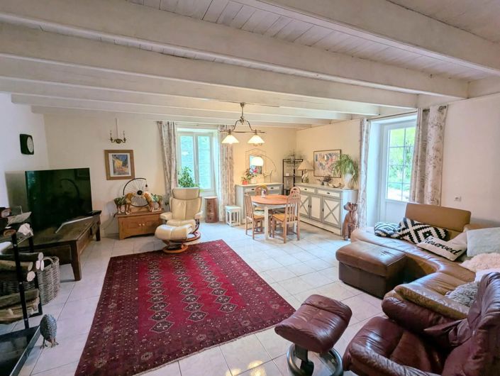 Image No.4-10 Bed House for sale