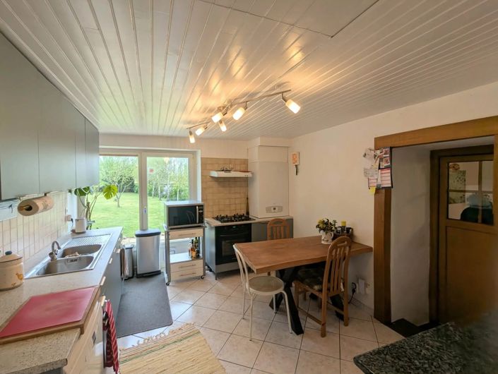 Image No.6-10 Bed House for sale