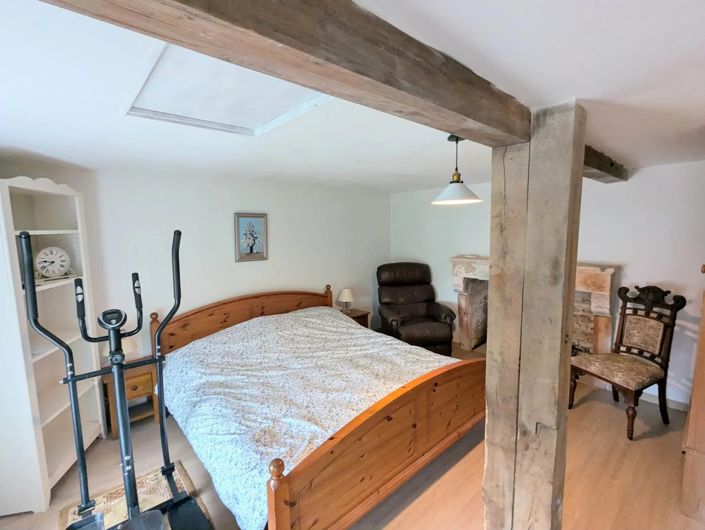 Image No.7-10 Bed House for sale