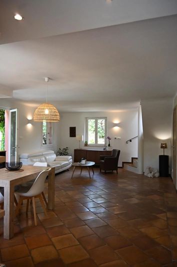 Image No.6-4 Bed House for sale