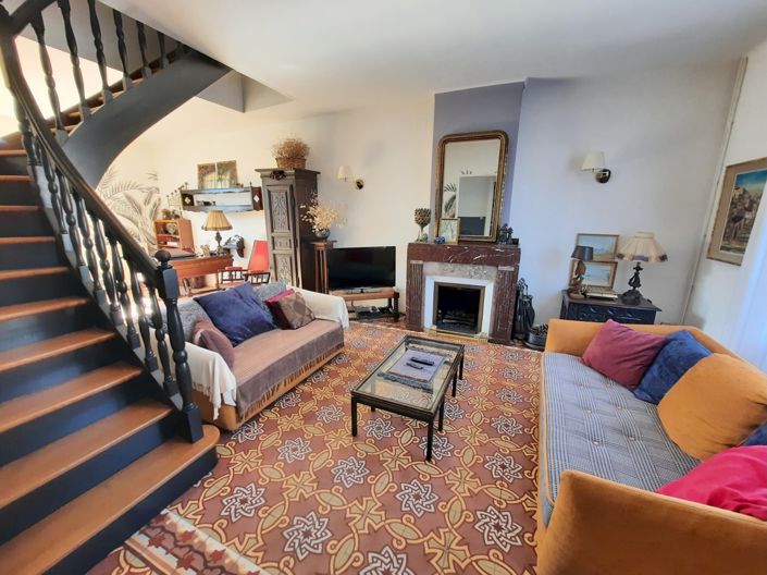 Image No.10-3 Bed House for sale