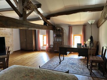 ec8e4fa63b6a3e178d05ca78c6915422f5975b5b4b403