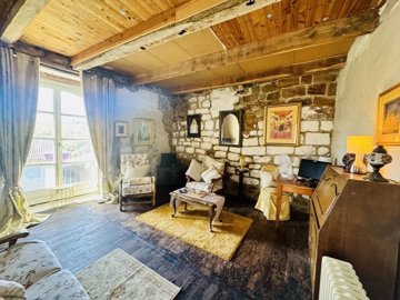 4c9ecf4cd33b56239d18ef727fff9a533bb0df0dad102