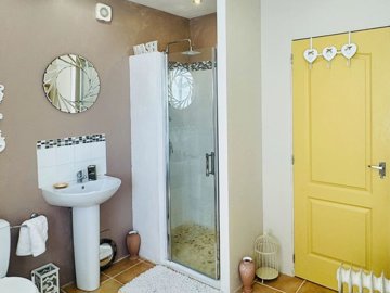 db85dda8909e2980814838669f226175662c89e2a4203