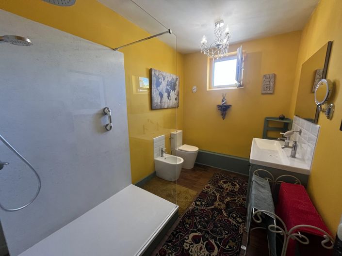 Image No.12-4 Bed House for sale