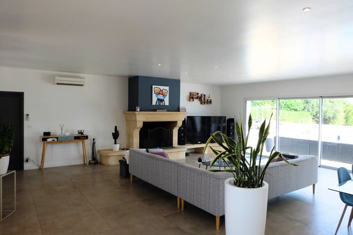 Image No.10-4 Bed House for sale