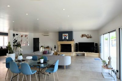 12c4c7feeec09e661e9e0615a3090f3b63fa303815409