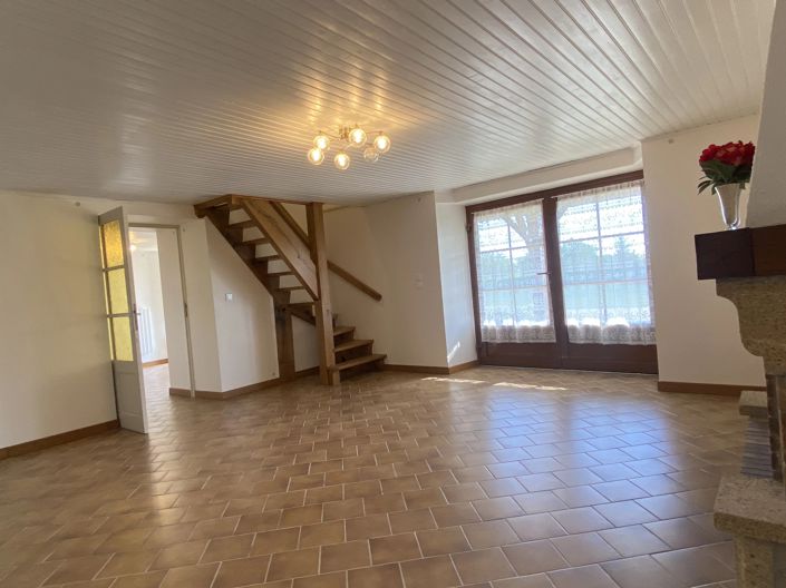 Image No.8-3 Bed House for sale