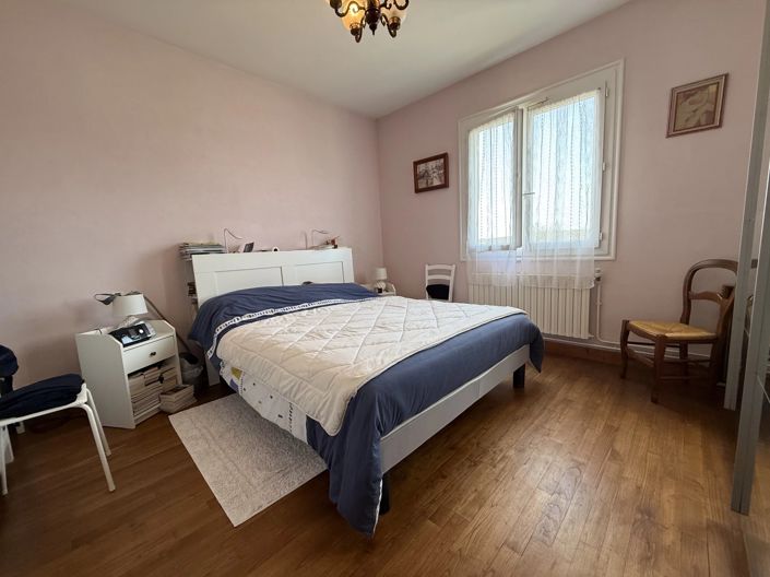 Image No.6-4 Bed House for sale