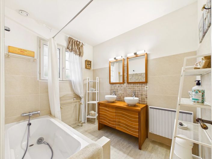 Image No.6-3 Bed House for sale