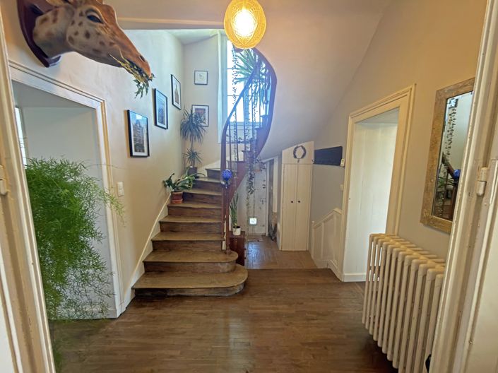 Image No.7-5 Bed House for sale