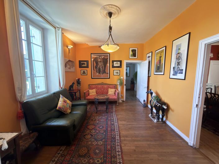 Image No.9-5 Bed House for sale