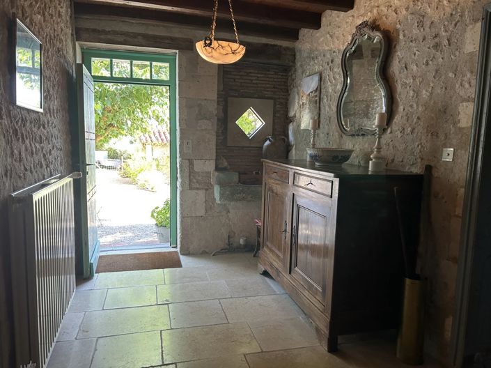 Image No.6-5 Bed House for sale