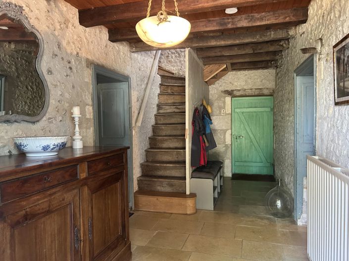 Image No.8-5 Bed House for sale