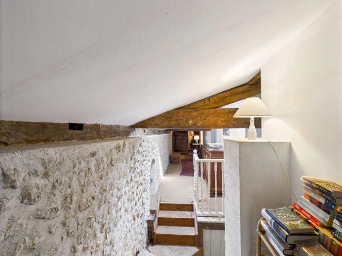 Image No.9-5 Bed House for sale