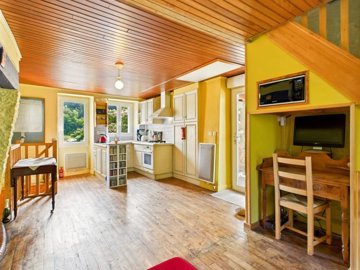 f9f16eb6b377a848701a90eb2a8d10b9fba9e09404200