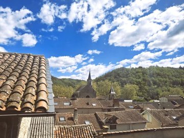 ca94fb93ee86d390b8dafb80e5bc1bd5417b22272b365