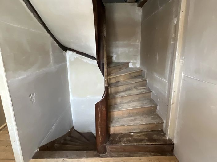 Image No.10-3 Bed House for sale