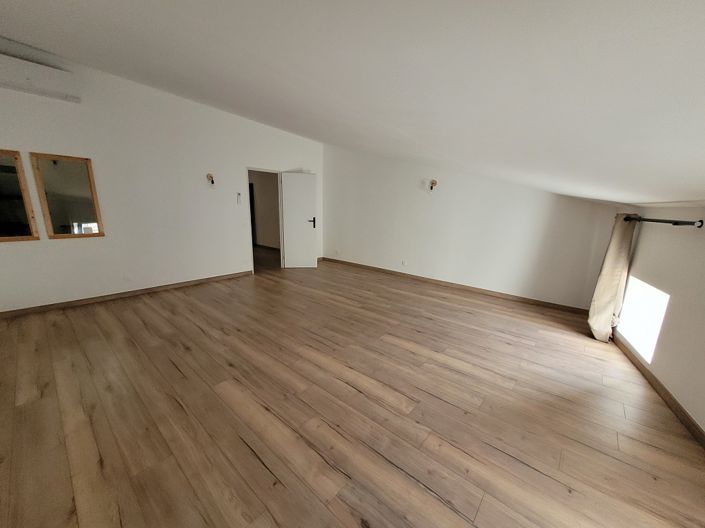 Image No.12-3 Bed House for sale