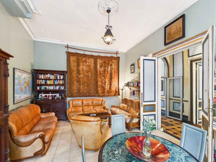 Image No.4-10 Bed House for sale