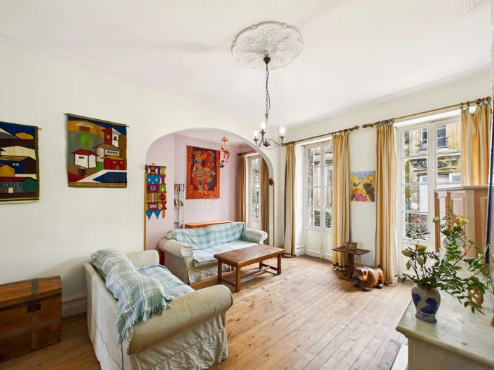 Image No.5-10 Bed House for sale