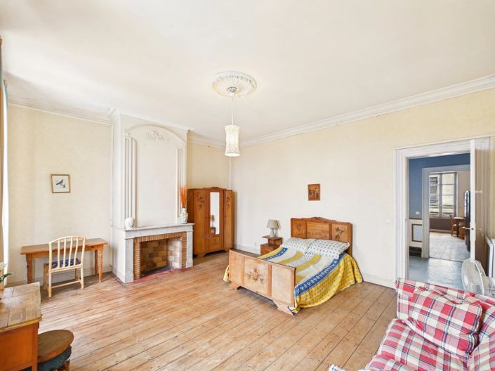 Image No.8-10 Bed House for sale