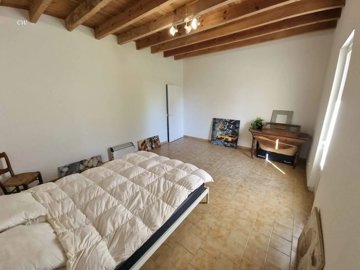 270549ad56bfa13da9757b05f97a78ae802a374a2b204