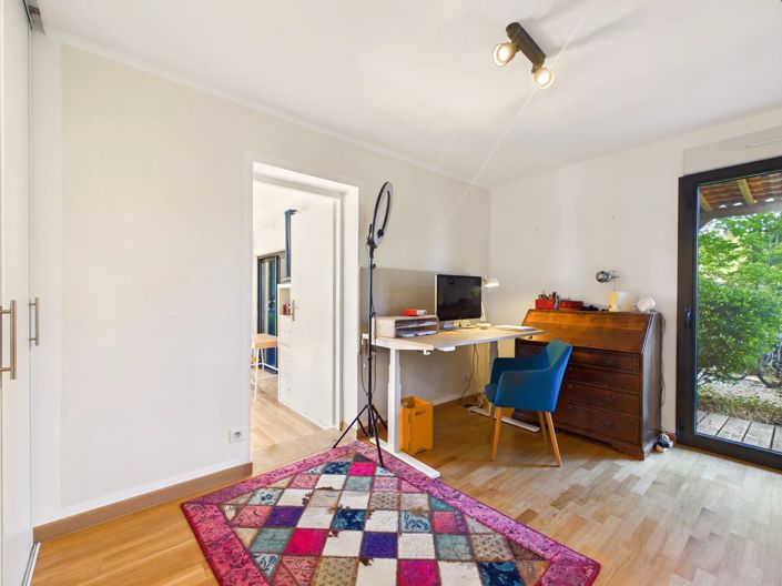 Image No.12-5 Bed House for sale