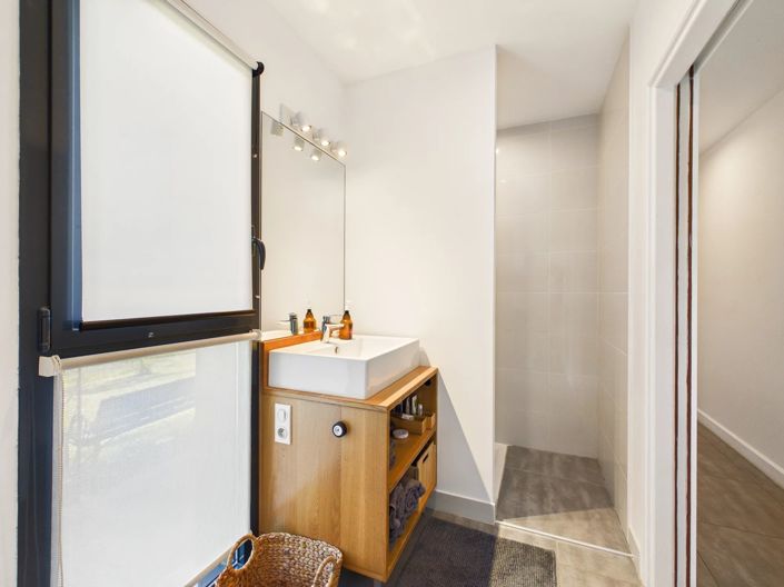 Image No.7-5 Bed House for sale