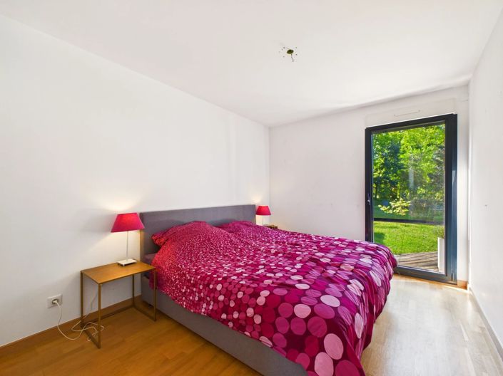 Image No.9-5 Bed House for sale