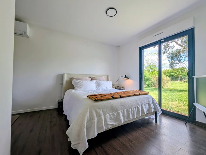 Image No.10-2 Bed House for sale